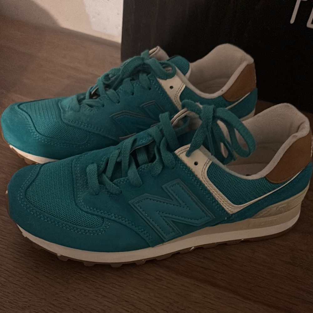 Like new new balance, tennis shoes.